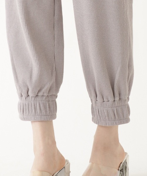 REDYAZEL（レディアゼル）の「バックロゴ刺繍入りワッフルリラックスパンツ（その他パンツ・レディース・オフホワイト/グレー・FREE）」の9枚目の写真