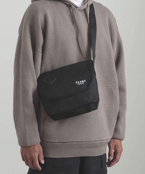 beams heart 黒　ブラック　メッセンジャーバッグ　古着　y2k BEAMS HEART（ビームスハート）の「BEAMS HEART / ポリエステル 杢素材