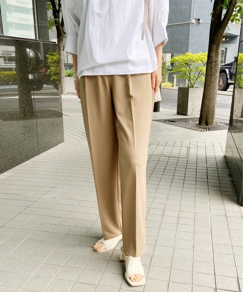 AZUL ENCANTO(アズールエンカント)の「カット1タックセンタープレスパンツ(その他パンツ・レディース・ブラック/ダークオレンジ/ライトカーキ/ライトブルー・SMALL/MEDIUM)」の7枚目の写真