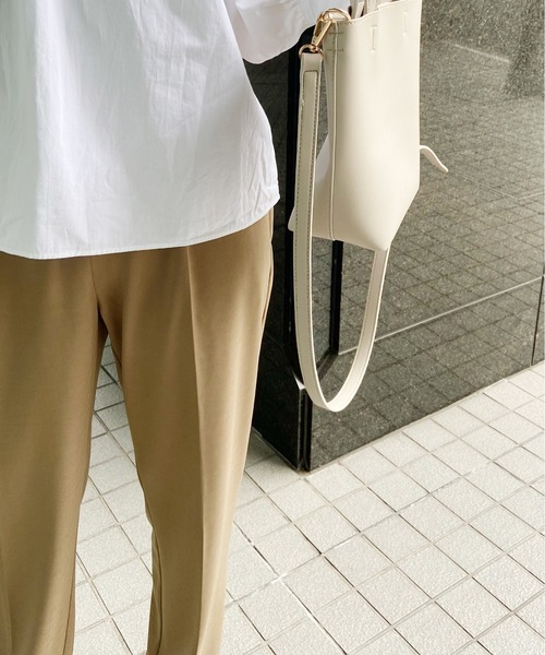 AZUL ENCANTO(アズールエンカント)の「カット1タックセンタープレスパンツ(その他パンツ・レディース・ブラック/ダークオレンジ/ライトカーキ/ライトブルー・SMALL/MEDIUM)」の8枚目の写真