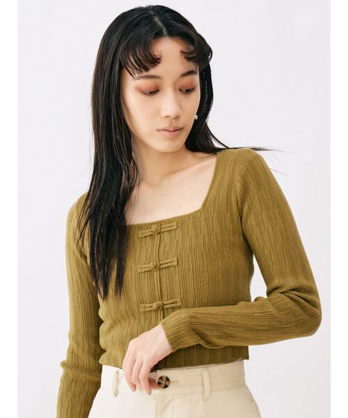 MURUA（ムルーア）の「チャイナボタンリブニットトップス（ニット/セーター・レディース・アイボリー/グレー/マスタード/パープル・FREE）」の4枚目の写真