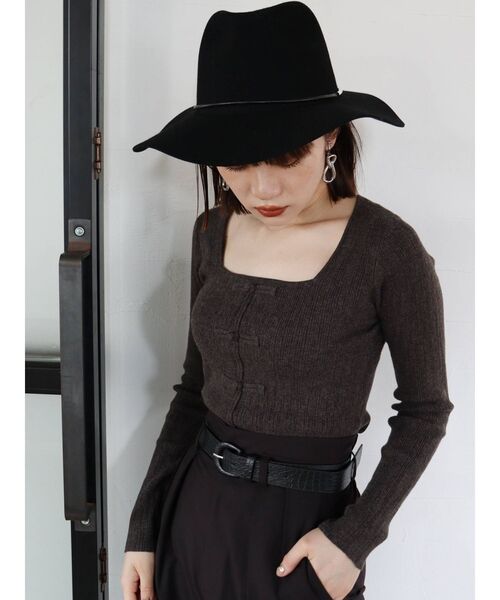 MURUA（ムルーア）の「チャイナボタンリブニットトップス（ニット/セーター・レディース・アイボリー/グレー/マスタード/パープル・FREE）」の13枚目の写真