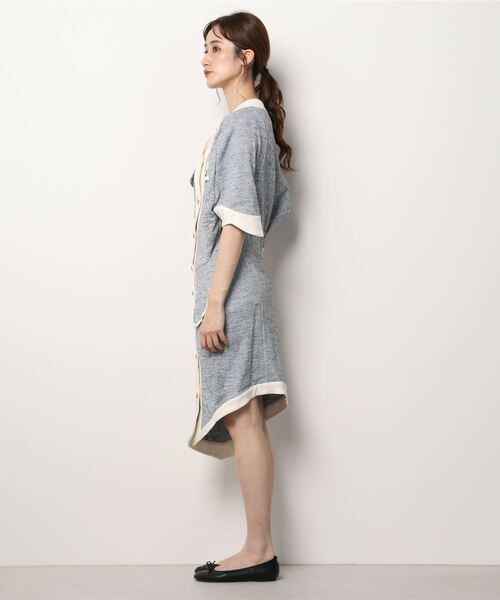 ANREALAGE(アンリアレイジ)の「ANREALAGE SIDE ANGLE クラシックワンピース(ワンピース・レディース・ブルー・38)」の2枚目の写真