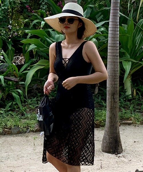 BALIBIKI（バリビキ）の「レディース水着 レースアップリボンオールインワンスイムウェア+パレオ 2点セット（水着・レディース・ホワイト/ブラック・ONE SIZE）」の2枚目の写真