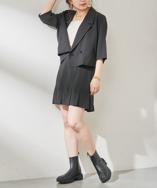 Chico（チコ）の「サイドZIPボリュームショートブーツ（ブーツ・レディース・ブラック/ベージュ・MEDIUM/LARGE/SMALL）」の17枚目の写真