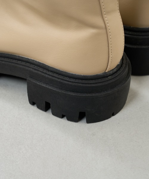 Chico（チコ）の「サイドZIPボリュームショートブーツ（ブーツ・レディース・ブラック/ベージュ・MEDIUM/LARGE/SMALL）」の20枚目の写真
