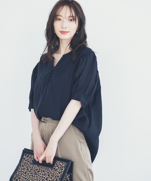 Andemiu（アンデミュウ）の「シアーバルーンシャツ五分袖958350（シャツ/ブラウス・レディース・オフホワイト/ブラック/ベージュ・FREE）」の4枚目の写真