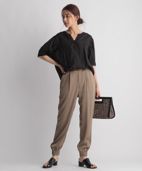 Andemiu（アンデミュウ）の「シアーバルーンシャツ五分袖958350（シャツ/ブラウス・レディース・オフホワイト/ブラック/ベージュ・FREE）」の12枚目の写真