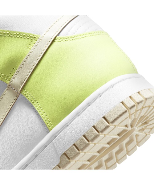 NIKE（ナイキ）の「W NIKE DUNK HIGH　DD1869-108（スニーカー・レディース・ホワイト系その他・23.5cm/24.5cm/25.5cm/23.0cm/24.0cm/25.0cm/22.5cm/26.5cm）」の7枚目の写真