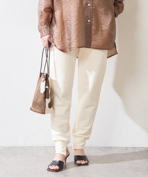 SHENERY（シーナリー）の「裾スリットスウェットパンツ（スウェットパンツ・レディース・オフホワイト/グリーン・FREE）」の3枚目の写真