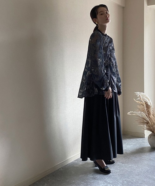 NICOLE CLUB（ニコル　クラブ）の「【NICOLE CLUB】ニュアンスストーン柄ギャザーブラウス（シャツ/ブラウス・レディース・グレー系/ネイビー系・MEDIUM）」の7枚目の写真