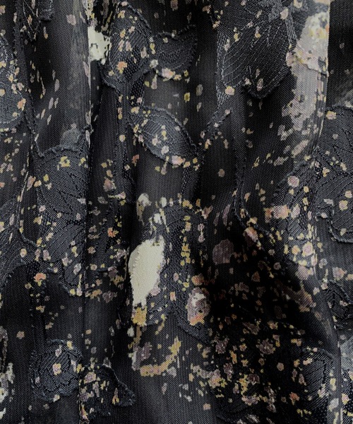 NICOLE CLUB（ニコル　クラブ）の「【NICOLE CLUB】ニュアンスストーン柄ギャザーブラウス（シャツ/ブラウス・レディース・グレー系/ネイビー系・MEDIUM）」の17枚目の写真