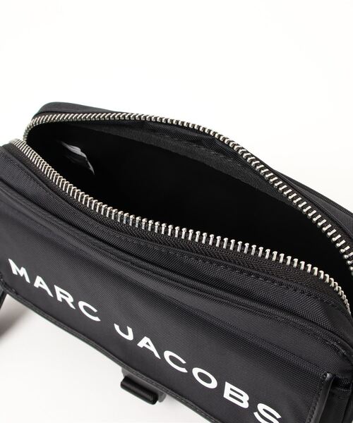 MARC JACOBS（マークジェイコブス）の「SUSPIRIA CROSSBODY/サスペリア クロスボディ メッセンジャー（メッセンジャーバッグ・レディース・ブラック/ダークグレー・ONE SIZE）」の5枚目の写真