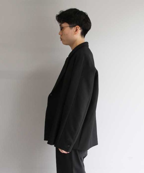 SHINYAKOZUKA（シンヤコヅカ）の「SHINYAKOZUKA BUSINESSMAN