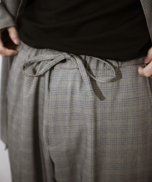 URBAN RESEARCH(アーバンリサーチ)の「URBAN RESEARCH iD T/Rテーパードスラックス(その他パンツ・メンズ・チェック/ブルー/ブラウン・MEDIUM/LARGE)」の6枚目の写真