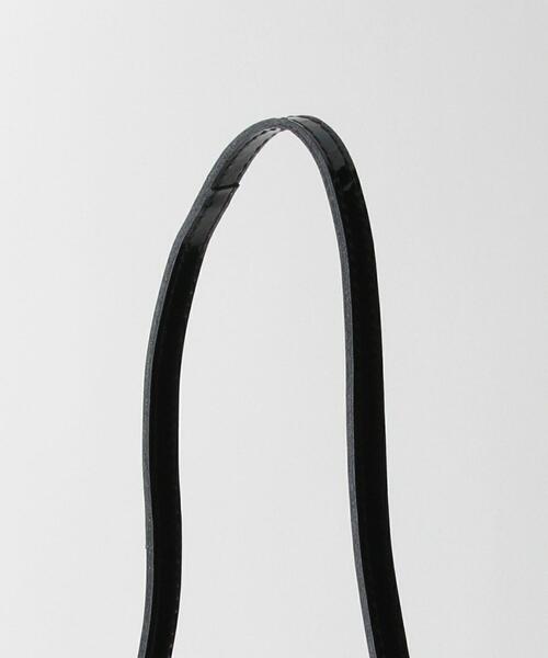 Dr. Martens（ドクターマーチン）の「【WEB限定】＜Dr.Martens(ドクターマーチン)＞パテントレザー サッチェル ショルダーバッグ（ショルダーバッグ・レディース・ブラック・FREE）」の4枚目の写真