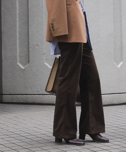 SENSE OF PLACE by URBAN RESEARCH(センスオブプレイスバイアーバンリサーチ)の「コーデュロイフレアパンツ(その他パンツ・レディース・アイボリー/カーキ/ブラウン・MEDIUM/SMALL)」の2枚目の写真