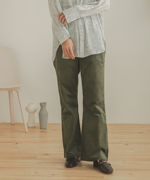 SENSE OF PLACE by URBAN RESEARCH(センスオブプレイスバイアーバンリサーチ)の「コーデュロイフレアパンツ(その他パンツ・レディース・アイボリー/カーキ/ブラウン・MEDIUM/SMALL)」の3枚目の写真