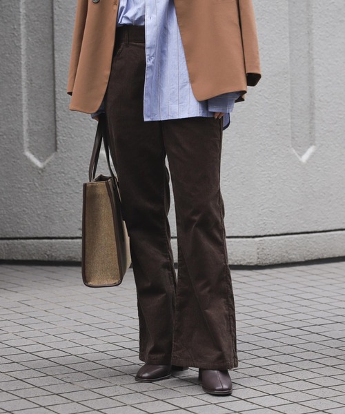 SENSE OF PLACE by URBAN RESEARCH(センスオブプレイスバイアーバンリサーチ)の「コーデュロイフレアパンツ(その他パンツ・レディース・アイボリー/カーキ/ブラウン・MEDIUM/SMALL)」の12枚目の写真