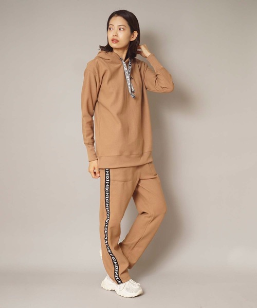 FILA(フィラ)の「【FILA / フィラ】レディース サイドロゴテープ スウェットパンツ(スウェットパンツ・レディース・ベージュ/ブラック/杢グレー・LARGE/X-LARGE/MEDIUM)」の20枚目の写真