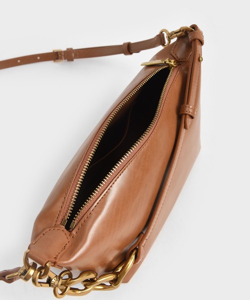 CHARLES & KEITH（チャールズ & キース）の「メタリック