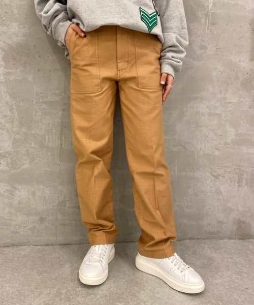 BEARDSLEY（ビアズリー）の「大きめなポケット ヒップラインをカバー 製品染めパンツ（その他パンツ・レディース・オレンジ/カーキ・FREE）」の4枚目の写真