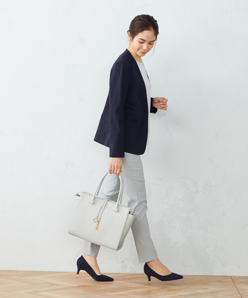 MONO COMME CA(モノコムサ)の「ロゴプレートトートバッグ(トートバッグ・レディース・ライトグレー/ベージュ/ブラック・FREE)」の5枚目の写真