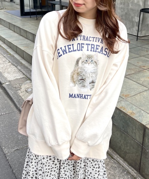 OLIVE des OLIVE（オリーブデオリーブ）の「ルーズなCatスウェット/トレーナー（スウェット・レディース・ライトグレー/アイボリー/スミクロ・FREE）」の8枚目の写真