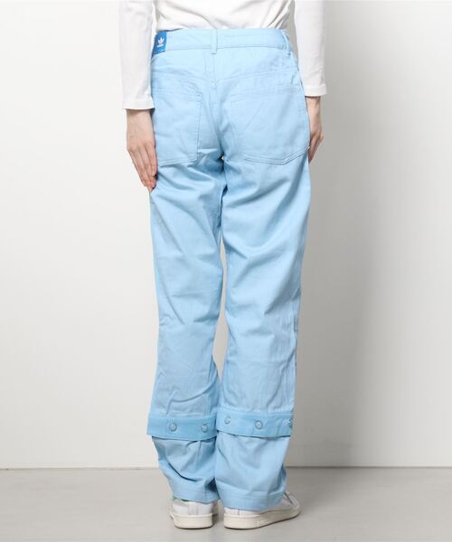 adidas(アディダス)の「ツイル トラックパンツ(ジャージ) / アディダスオリジナルス(その他パンツ・レディース・ブルー/ブラック・SMALL/MEDIUM/LARGE/X-LARGE/XX-LARGE/X-SMALL)」の4枚目の写真