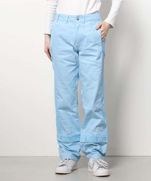 adidas(アディダス)の「ツイル トラックパンツ(ジャージ) / アディダスオリジナルス(その他パンツ・レディース・ブルー/ブラック・SMALL/MEDIUM/LARGE/X-LARGE/XX-LARGE/X-SMALL)」の7枚目の写真