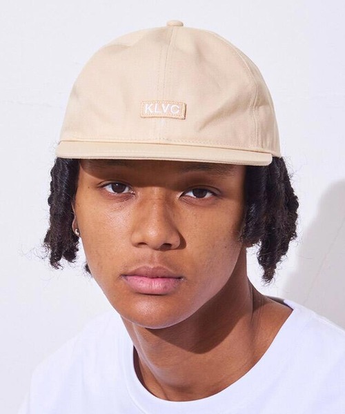 atmos pink(アトモスピンク)の「VALENCIANO by KELME KLVC FLAT CAP / ヴァレンシアーノ ケイエルヴイシィフラットキャップ(キャップ・メンズ・ブラック/ベージュ・FREE)」の2枚目の写真