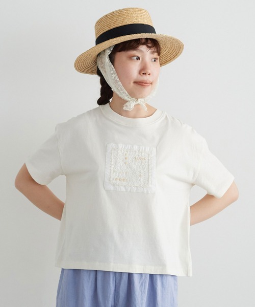 chambre de charme(シャンブルドゥシャーム)の「cdc 30コーマ天竺 かだんのお花ビーズT(Tシャツ/カットソー・レディース・ブルー/キナリ・FREE)」の2枚目の写真