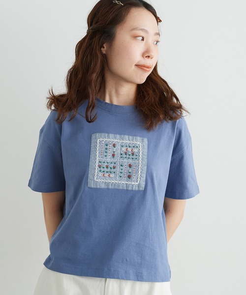 chambre de charme(シャンブルドゥシャーム)の「cdc 30コーマ天竺 かだんのお花ビーズT(Tシャツ/カットソー・レディース・ブルー/キナリ・FREE)」の8枚目の写真