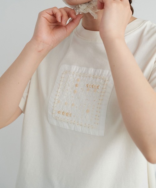 chambre de charme(シャンブルドゥシャーム)の「cdc 30コーマ天竺 かだんのお花ビーズT(Tシャツ/カットソー・レディース・ブルー/キナリ・FREE)」の20枚目の写真
