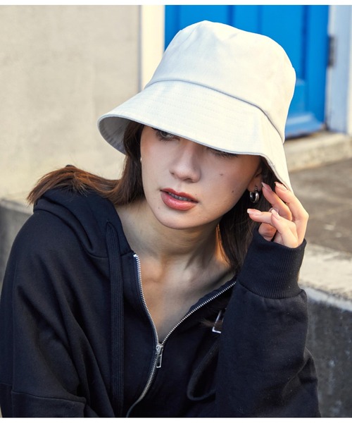 ANAP(アナップ)の「シンプルバケットハット(ハット・レディース・ホワイト/ブラック・FREE)」の1枚目の写真