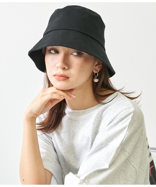 ANAP(アナップ)の「シンプルバケットハット(ハット・レディース・ホワイト/ブラック・FREE)」の2枚目の写真