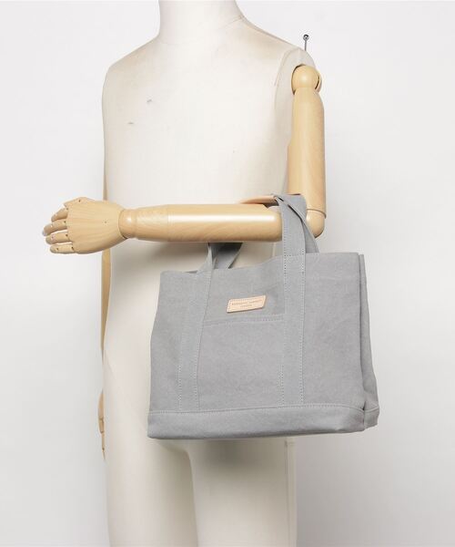 KATHARINE HAMNETT LONDON （キャサリンハムネットロンドン）の「KATHARINE HAMNETT LONDON/キャサリンハムネットロンドン TOTE BAG（MEDIUM）（トートバッグ・レディース・キャメル/ベージュ/グレー/ブラック・FREE）」の8枚目の写真