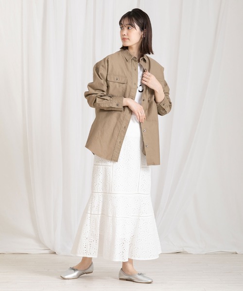 美品 ヨリ バックフリル サファリロングジャケット シャツワンピース カーキ ヨリロングシャツワンピースサファリジャケットバックフリルカーキ