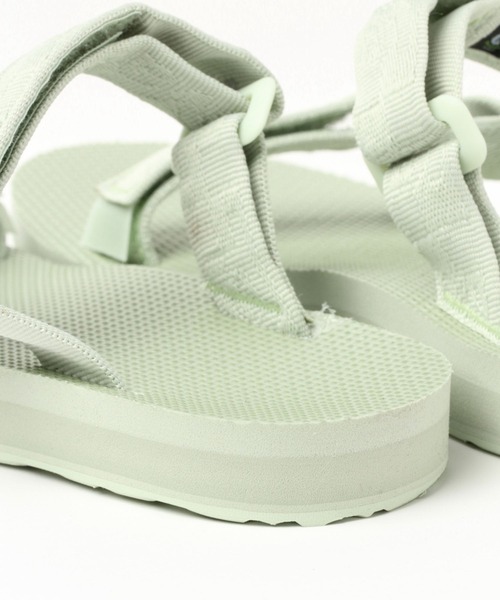 Teva(テバ)の「【Teva(テバ)】UNIVERSAL SLIDE(サンダル・レディース・ブラック/ライトグリーン・23/24)」の8枚目の写真