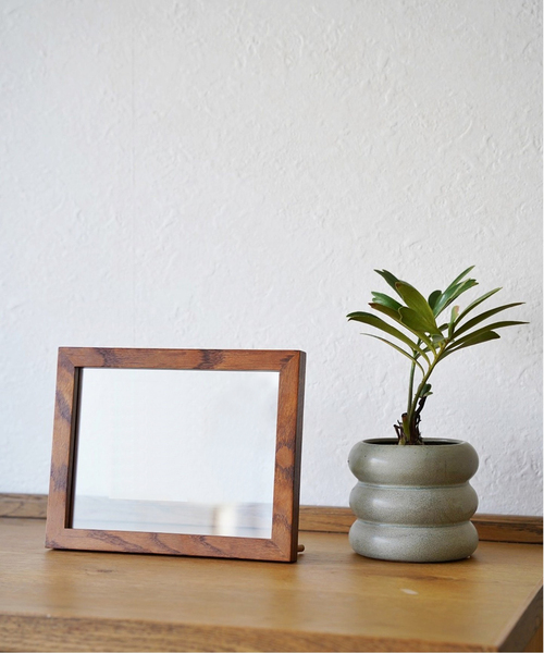 journal standard Furniture （ジャーナルスタンダードファニチャー）の「RONDA Frame L 3rd ロンダフレーム ※フレームのみ / ガラス（フォトフレーム・レディース・ブラウン/その他・FREE）」の4枚目の写真