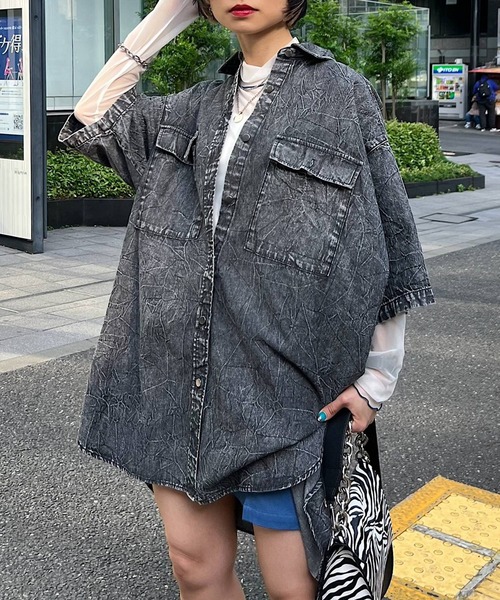 PAGEBOY（ページボーイ）の「デニムオーバーシャツ（シャツ/ブラウス・レディース・ブラック系その他/ブルー系その他/インディゴブルー・FREE）」の2枚目の写真