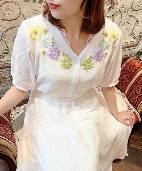 Hamble by Par Avion(ハンブルバイパラビオン)の「刺繍SSカーデ(カーディガン/ボレロ・レディース・オフホワイト/ピンク・ONESIZE)」の7枚目の写真