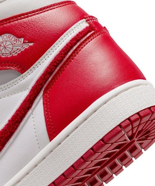 NIKE（ナイキ）の「NIKE W AIR JORDAN 1 HIGH OG エア ジョーダン 1 スニーカー（スニーカー・メンズ・レッド・26.5cm/27.5cm/28.5cm/26.0cm/27.0cm/28.0cm）」の8枚目の写真