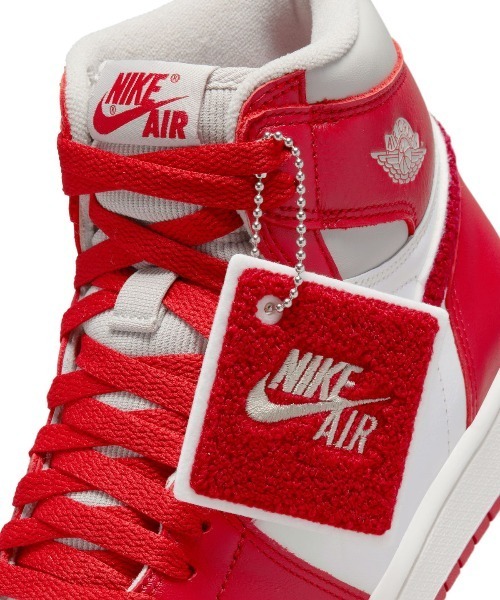NIKE（ナイキ）の「NIKE W AIR JORDAN 1 HIGH OG エア ジョーダン 1 スニーカー（スニーカー・メンズ・レッド・26.5cm/27.5cm/28.5cm/26.0cm/27.0cm/28.0cm）」の9枚目の写真