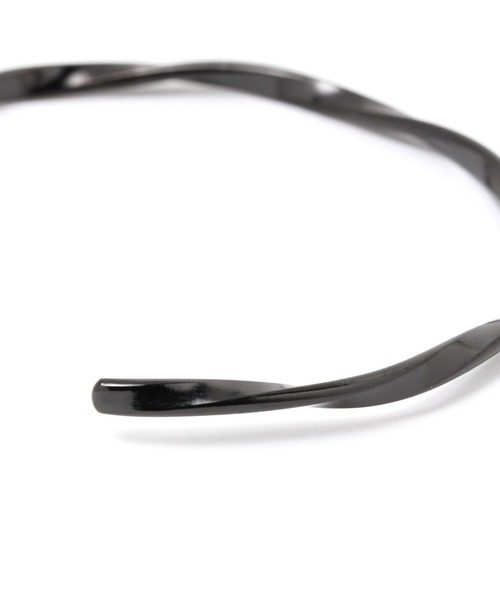 GLOBAL WORK(グローバルワーク)の「ステンレスヒネリバングル/UNISEXアクセサリー/299761(ブレスレット・レディース・ブラック/ゴールド/シルバー・FREE)」の5枚目の写真