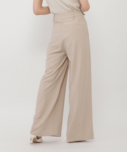 Love,Bonito(ラブボニート)の「モード ストレートレッグパンツ(その他パンツ・レディース・ベージュ・MEDIUM/LARGE/SMALL)」の4枚目の写真