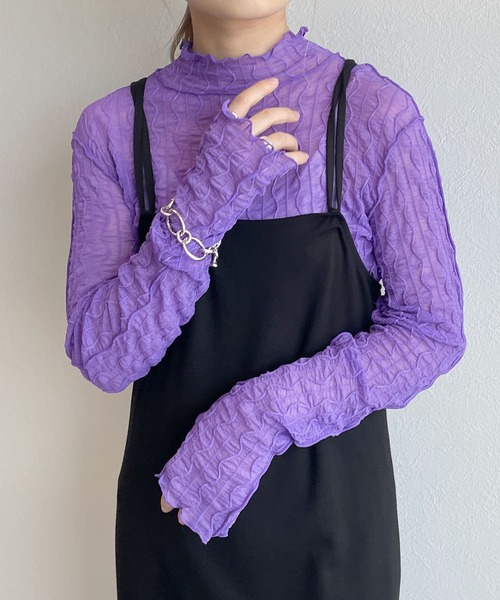 w closet(ダブルクローゼット)の「フィンガーホールハイネックプルオーバー(ニット/セーター・レディース・オフホワイト/ブラウン/ブラック/ラベンダー・FREE)」の4枚目の写真