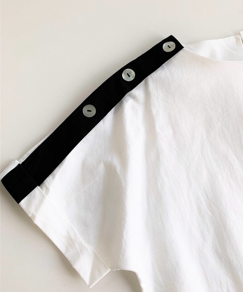 Q（キュー）の「バイカラーアシメブラウス（シャツ/ブラウス・レディース・ホワイト/ベージュ・MEDIUM）」の14枚目の写真