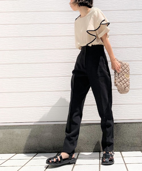 Q（キュー）の「バイカラーアシメブラウス（シャツ/ブラウス・レディース・ホワイト/ベージュ・MEDIUM）」の4枚目の写真