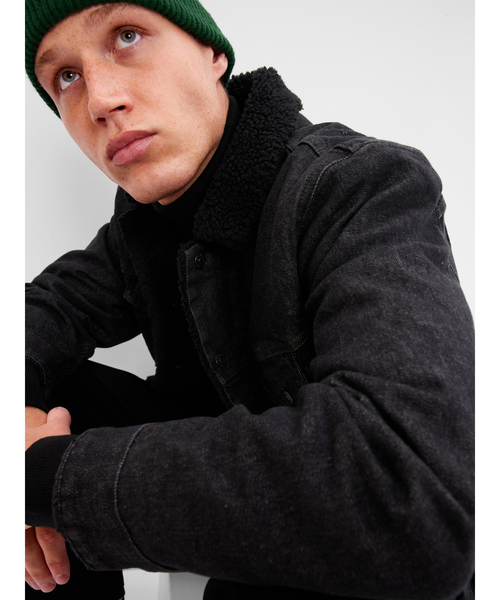 GAP(ギャップ)の「ウォッシュウェル ボア アイコン デニムジャケット(デニムジャケット・メンズ・ブラック・M/L/XL/XS/S)」の7枚目の写真